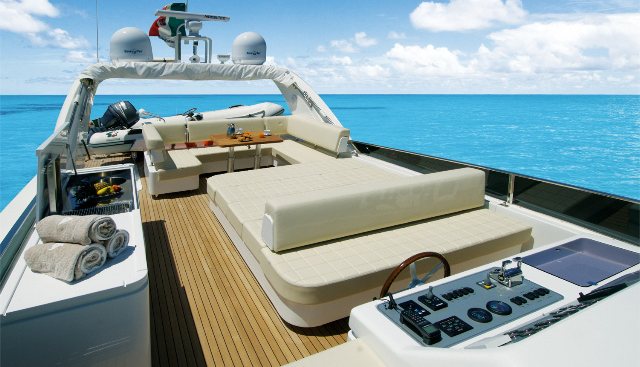 Riviera Yacht 5
