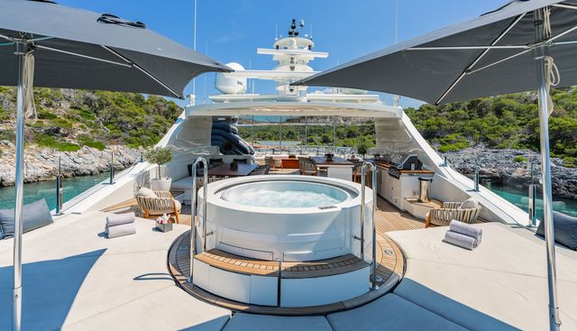 Zia Yacht 2