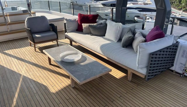 Nomad Yacht 3