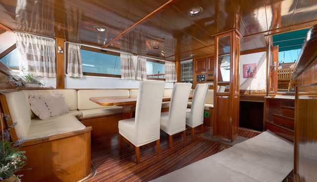 Agora Yacht 5