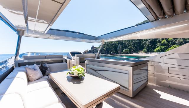 The Palm Yacht 3