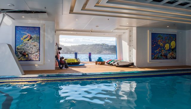 Queen Miri Yacht 4