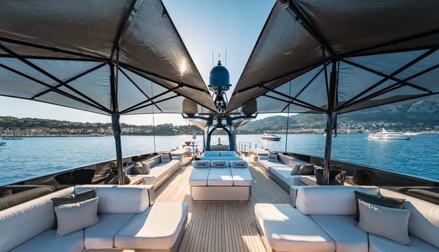 DB9 Yacht 3