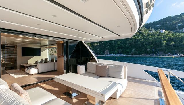 Belle De Nuit Yacht 4