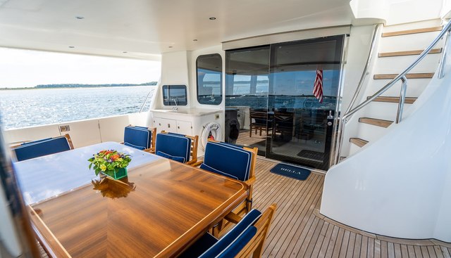 Cabana Yacht 4