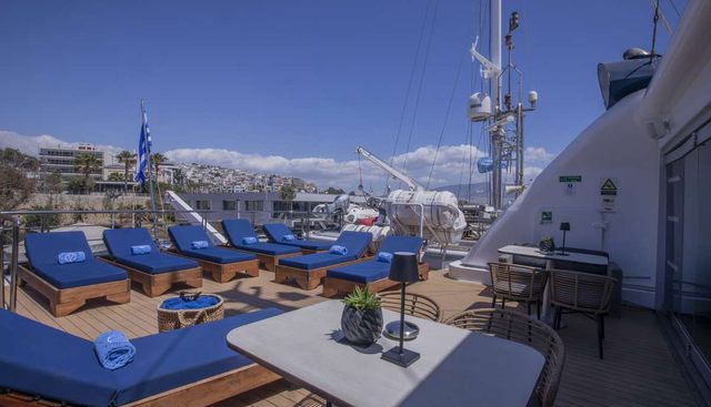 Harmony V Yacht 3