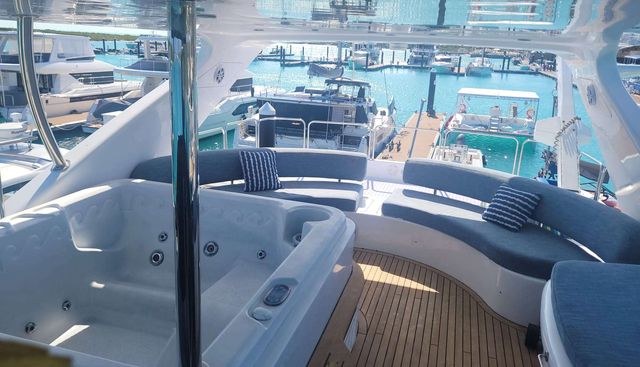 Saphire Blue Yacht 3