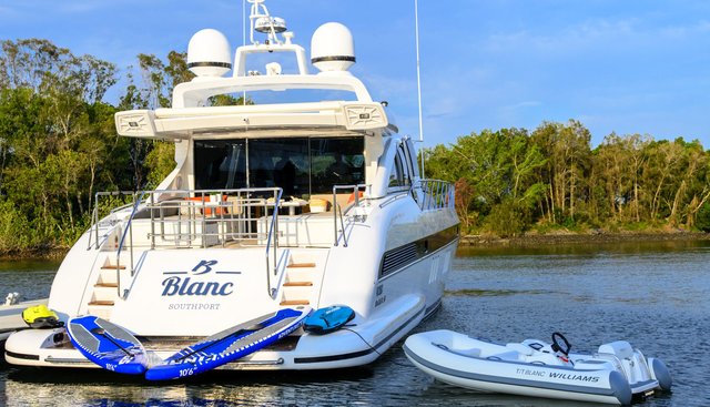 Blanc Yacht 5