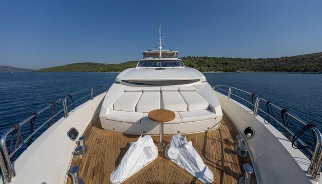 Arago Yacht 2