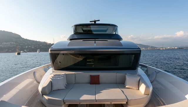 Belle De Nuit Yacht 2