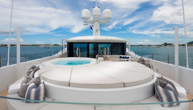 Neninka Yacht 2