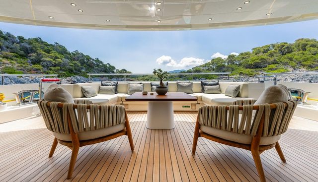 Zia Yacht 4