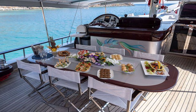 Lotus Yacht 3
