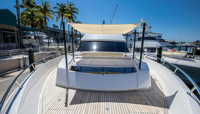 Indigo Yacht 2