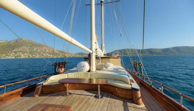 Entre Cielos Yacht 2