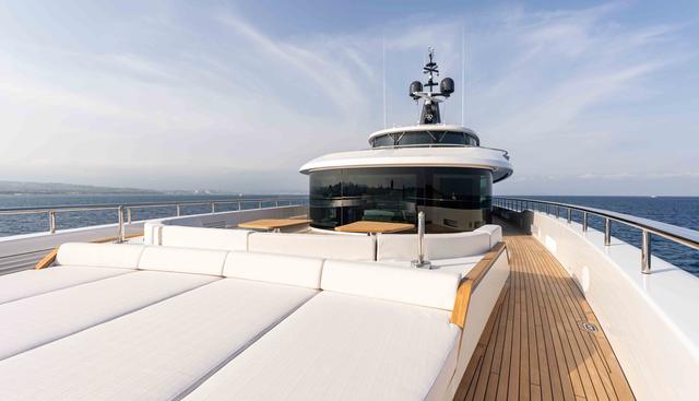 Symmetry Yacht 4