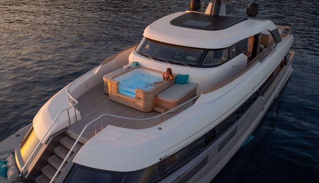 AM Yacht 2