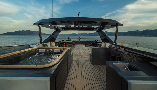 Noema Yacht 2