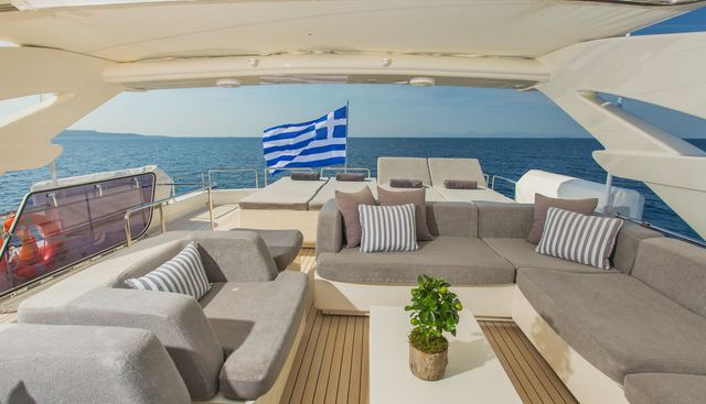 Champagne Seas Yacht 4