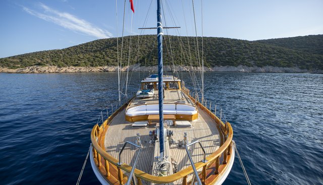 Dionysos Yacht 2