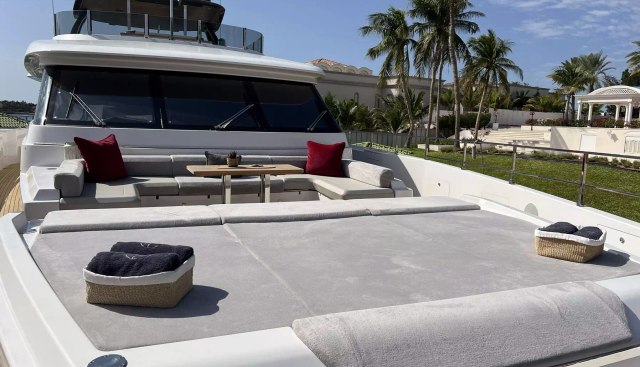 Nomad Yacht 2