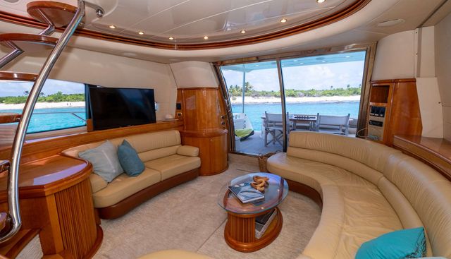 Victoria Yacht 2