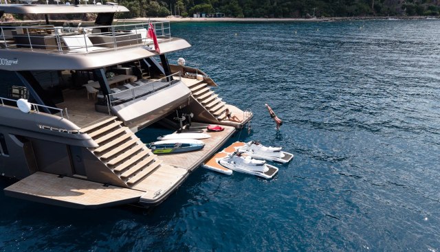 Twilight Yacht 4