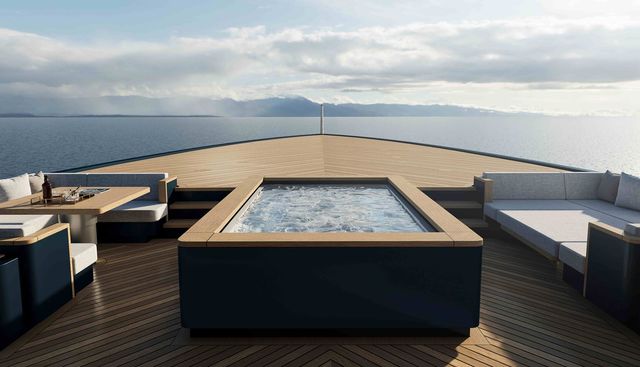 Les Cinq Yacht 2