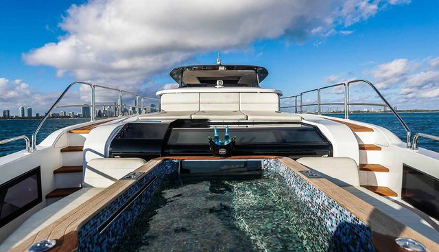 Saint Yacht 2