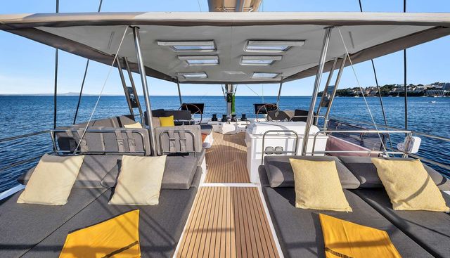 Neow Yacht 2