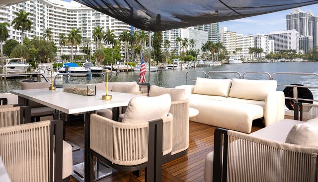 Venture Yacht 4