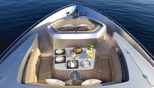 solaris-yacht-charter-price-pershing-luxury-yacht-charter-yacht-charter-fleet