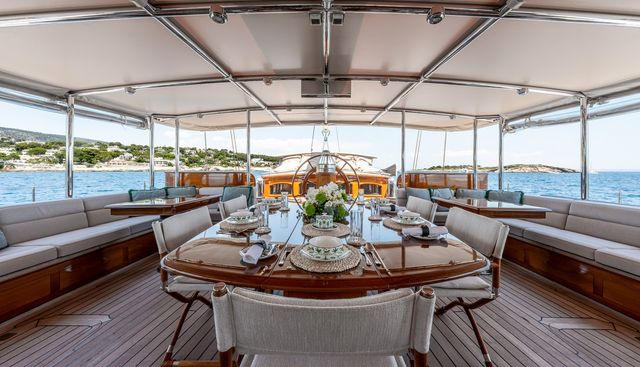 Athos Yacht 4