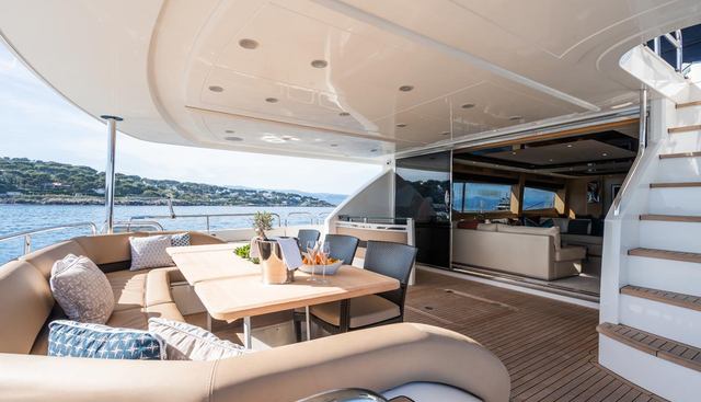 Blue Eyes Yacht 4