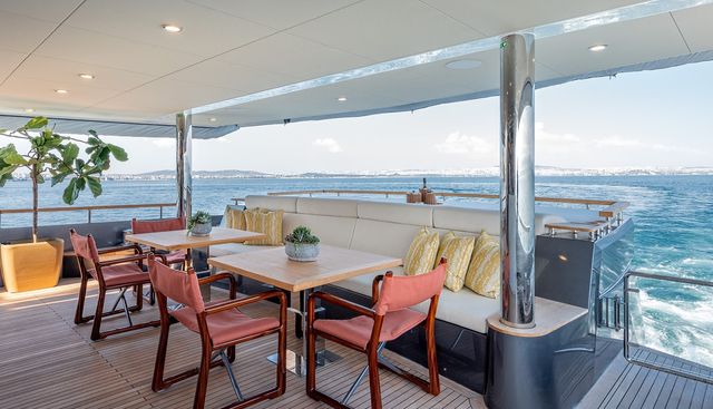 One Zero Yacht 4