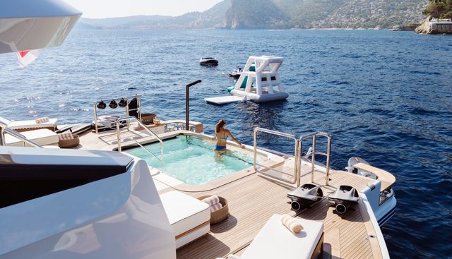 Indigo Yacht 4