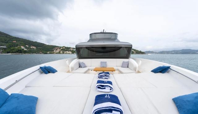 Estia Yacht 2