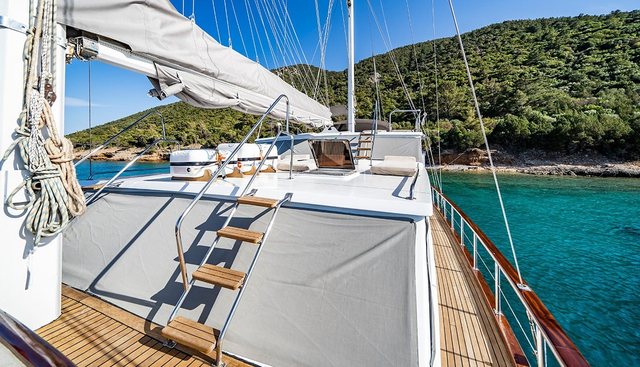 Golden Glory Yacht 4