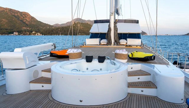 Good Life Yacht 2