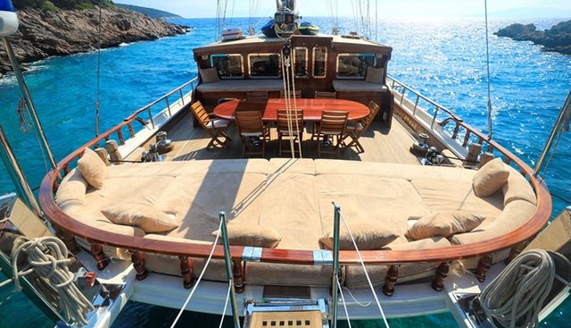 Torini Yacht 3