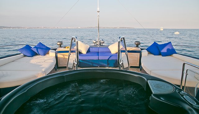 AK Royalty Yacht 2