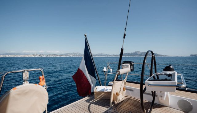Victoria Yacht 5