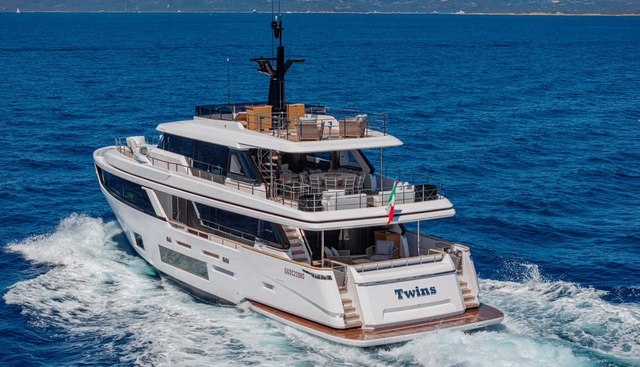 Twins Yacht 5