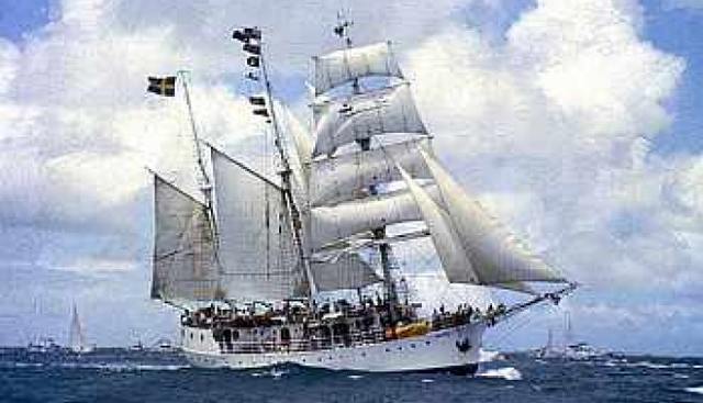 Amorina Charter Yacht