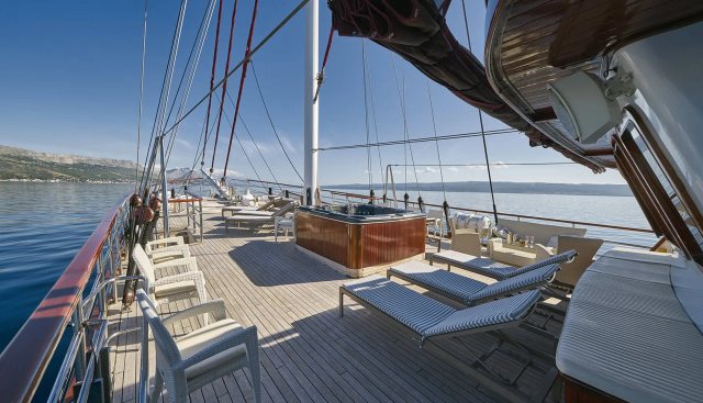 Amorena Yacht 3