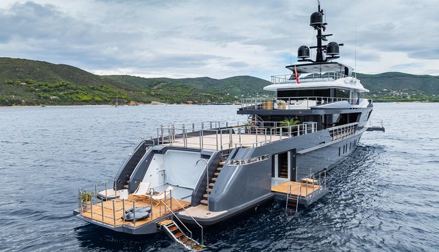 M Yacht 5