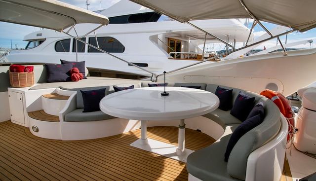 4'TS Yacht 2
