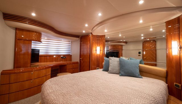 Victoria Yacht 5
