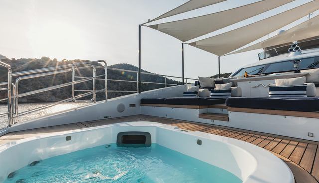 New Waves Yacht 2