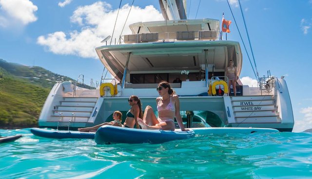 Jewel Yacht 5